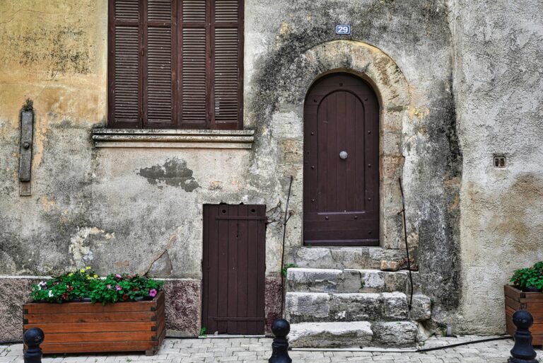 door doors